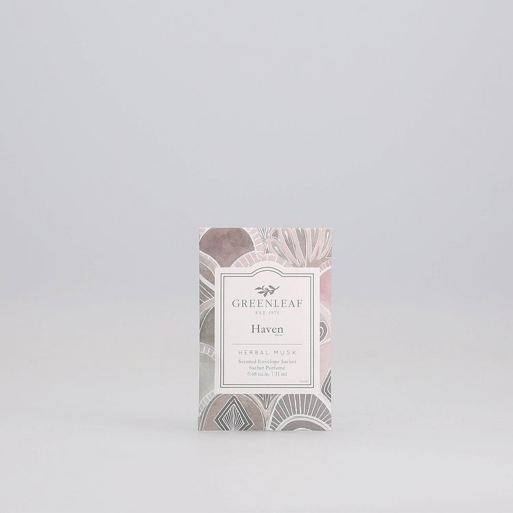 Ein Strandspaziergang in prickelnd-frischer Meeresluft. Lavendel und zarte Jasmin- Blüten werden kräftig unterstützt von holzigen Amber-Noten.&nbsp;