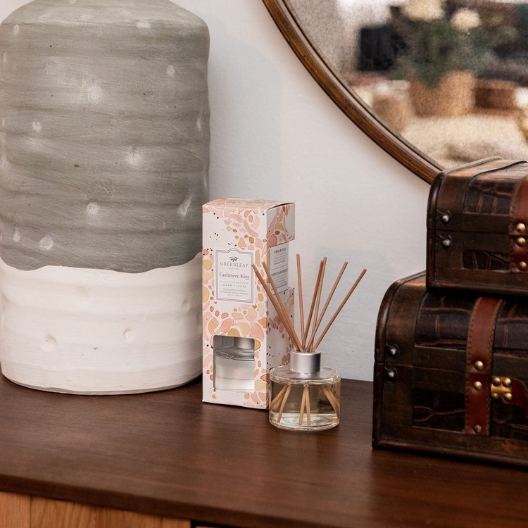 Greenleaf- Cashmere Kiss - Signature Reed Diffuser
