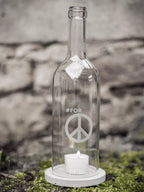 Windlicht "FOR PEACE" Gravur, Bordeaux Flasche, transparent 1 Lifestyle Dekoration, Geschenkideen, Lifestyle bei Zeit für mich...