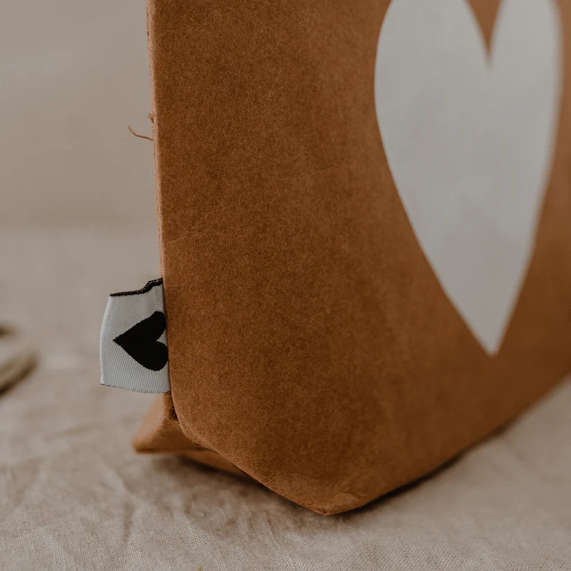 Kosmetiktasche Herz braun aus waschbarem Papier 2 Badzubehör Badzubehör, Lifestyle, Seifenspender bei Zeit für mich...